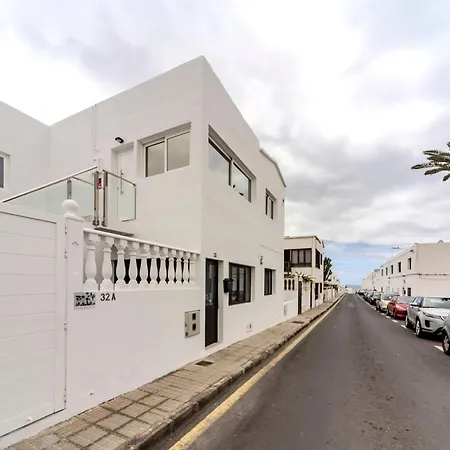 Casa Dara's Sea Playa Honda (Lanzarote)
